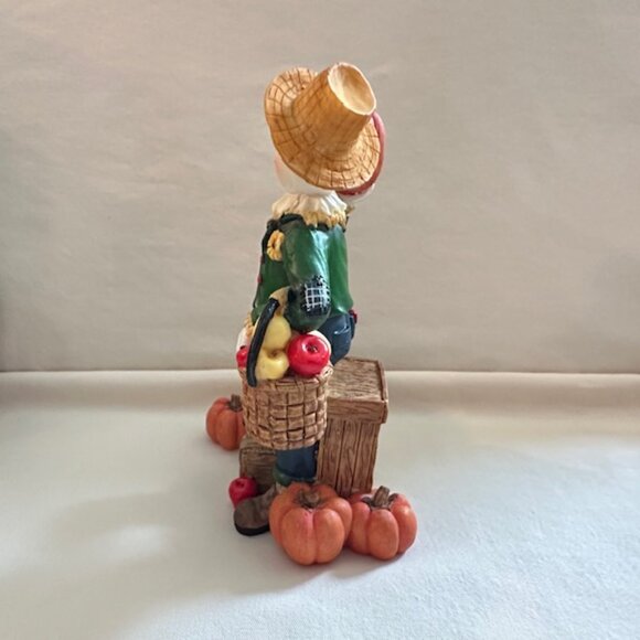 Scarecrow Figurine - Picture 2 of 8